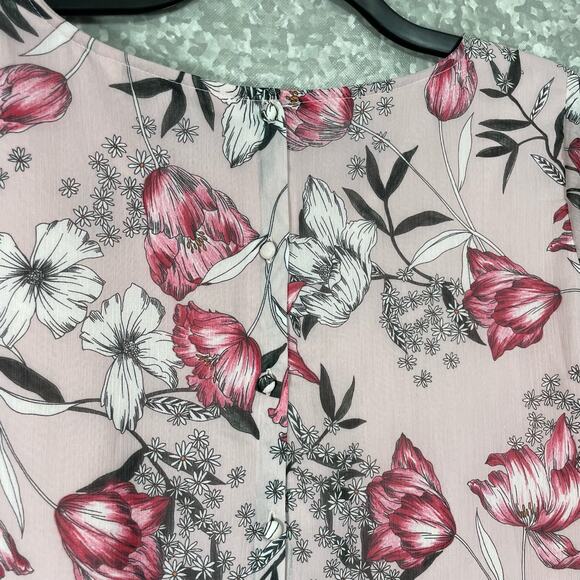 Cupcakes & Cashmere Women's Pink Floral Coquette Blouse - Size Large - Romantic - Picture 7 of 8